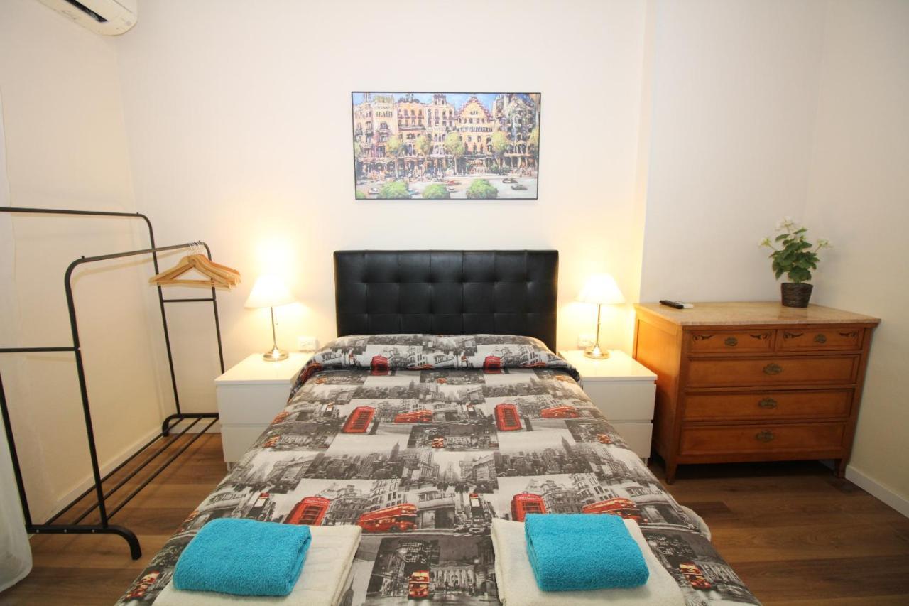 Urgel Habitaciones Barcelona Exterior foto